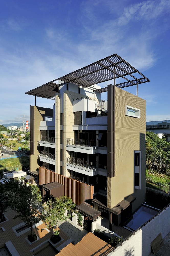 Ritz Plaza Housing Complex / Chin Architects