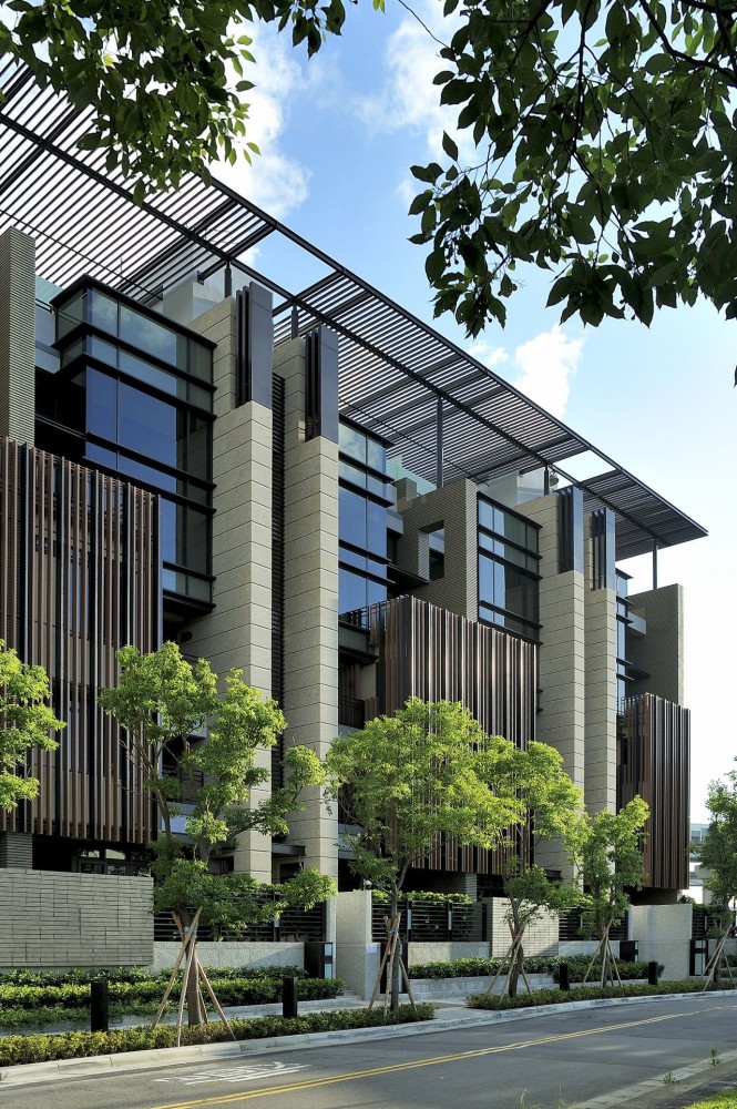 Ritz Plaza Housing Complex / Chin Architects