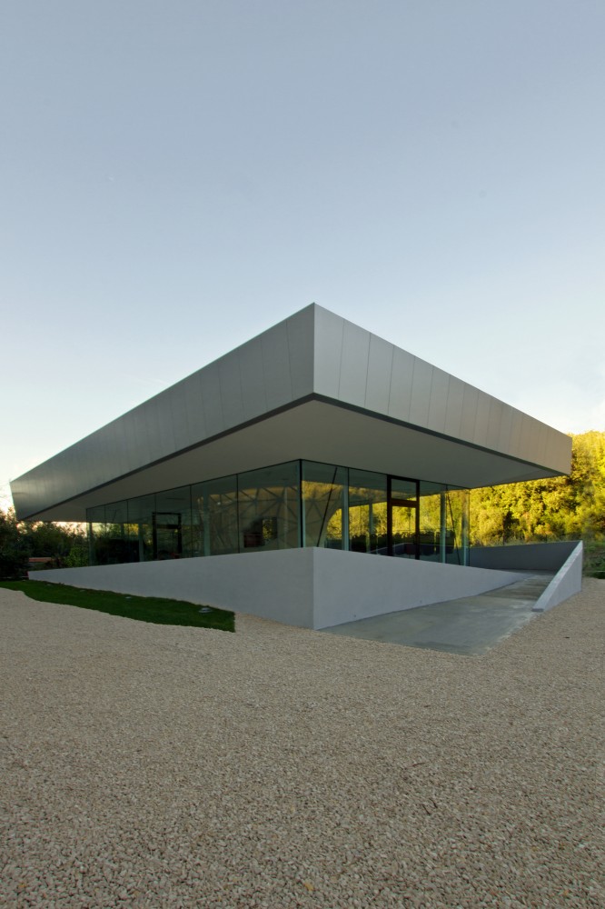 Playmaker Showroom / DRA&U