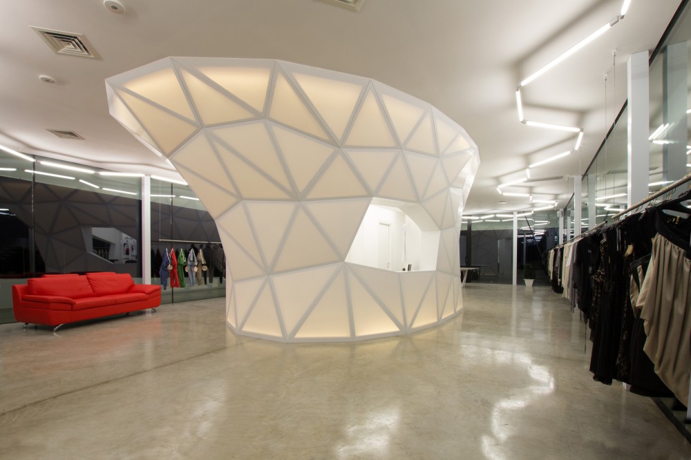 Playmaker Showroom / DRA&U