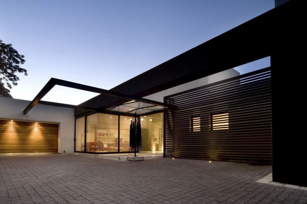 House Mosi / Nico van der Meulen Architects