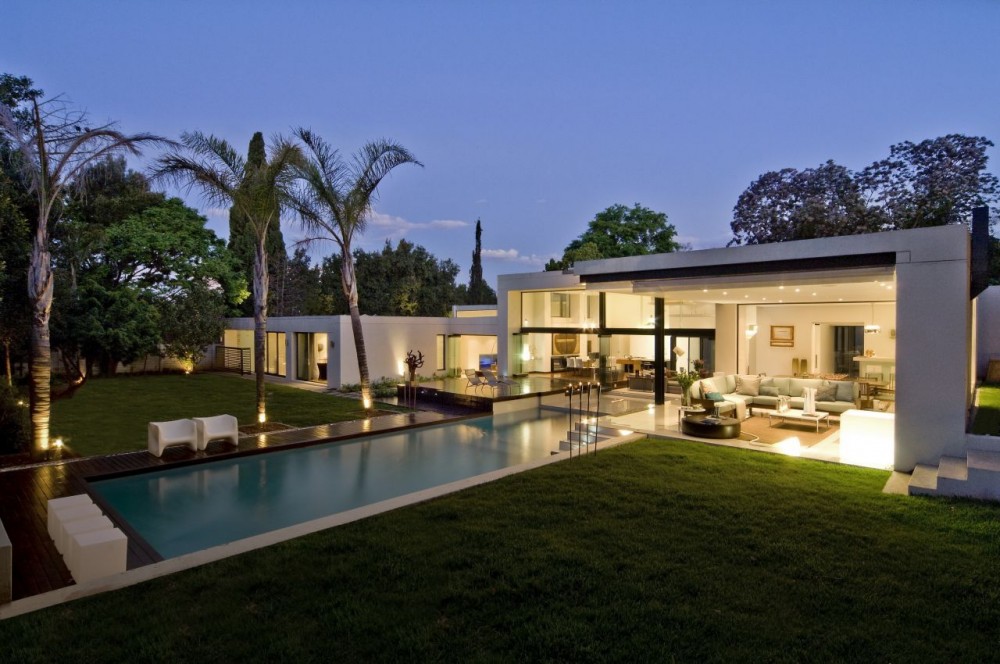 House Mosi / Nico van der Meulen Architects
