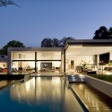 House Mosi / Nico van der Meulen Architects Courtesy of Nico van der Meulen Architects