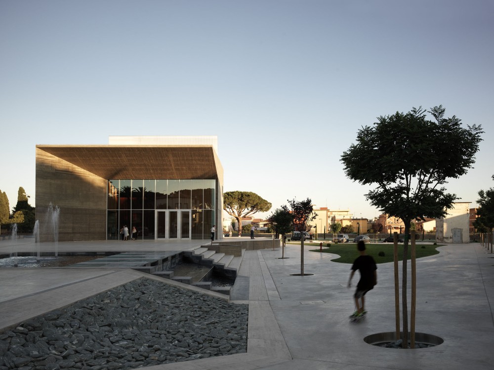 New Theatre in Montalto di Castro / MDU Architetti