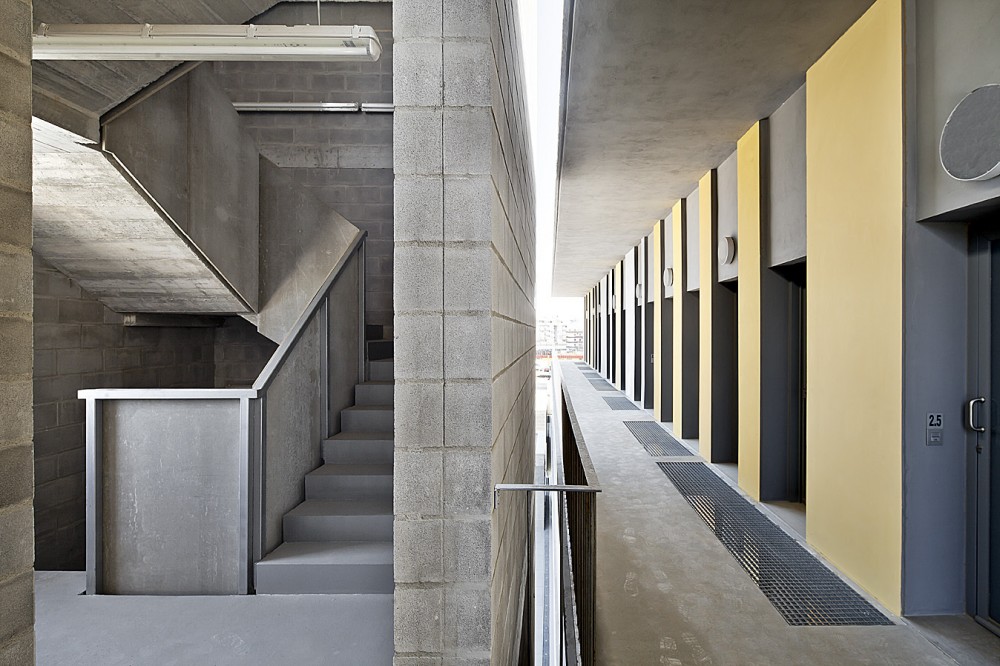 Social Housing Apartments / VORA Arquitectura