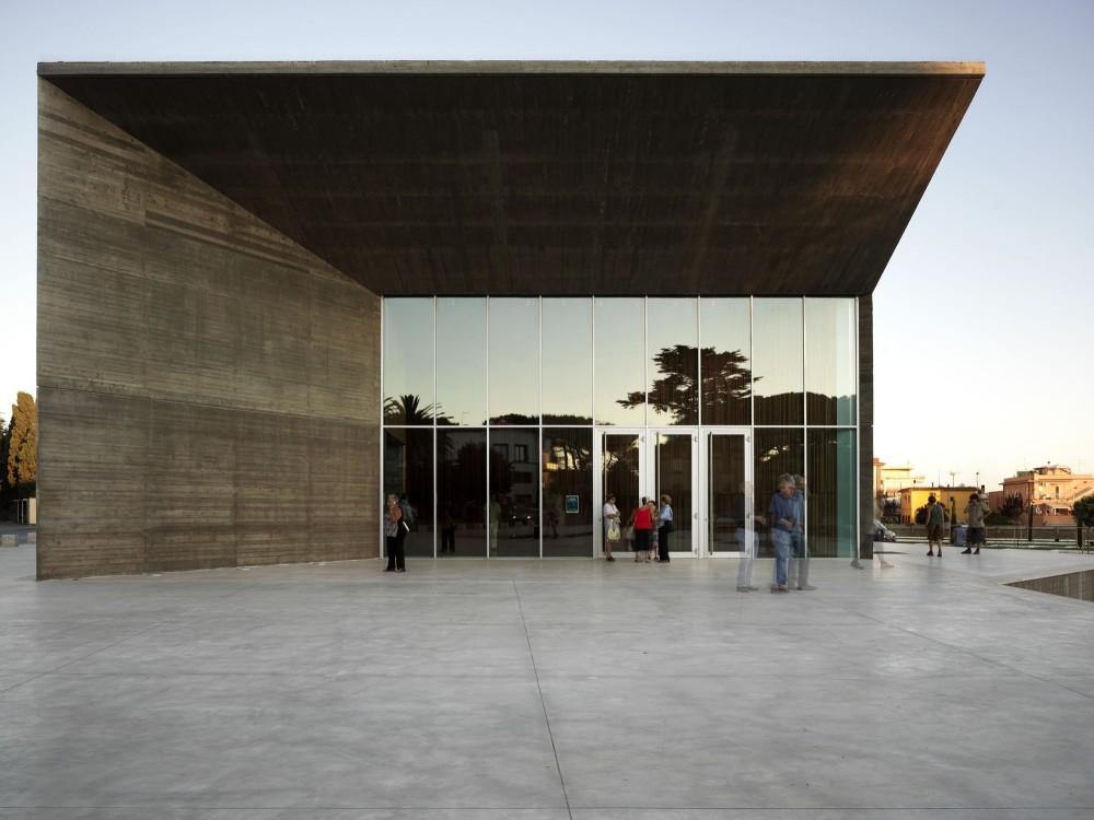 New Theatre in Montalto di Castro / MDU Architetti