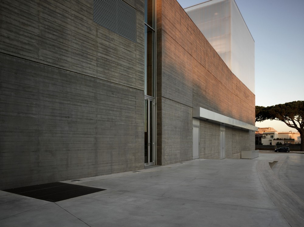 New Theatre in Montalto di Castro / MDU Architetti