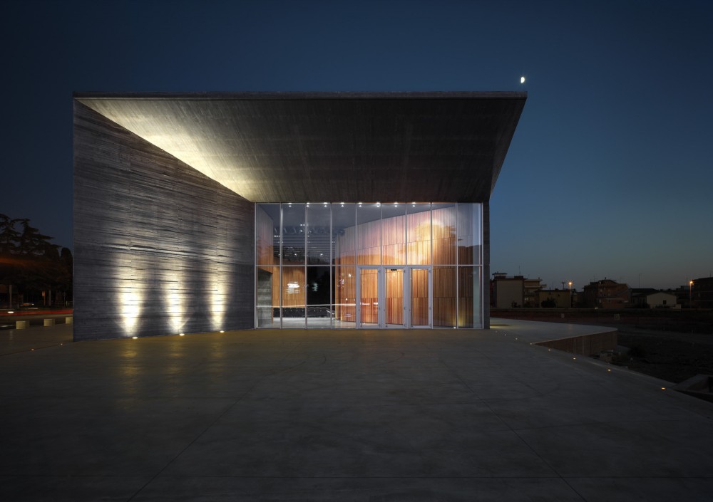 New Theatre in Montalto di Castro / MDU Architetti