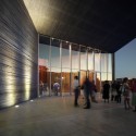 New Theatre in Montalto di Castro / MDU Architetti New Theatre in Montalto di Castro / MDU Architetti © Pietro Savorelli