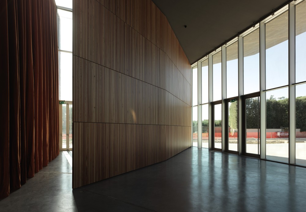 New Theatre in Montalto di Castro / MDU Architetti