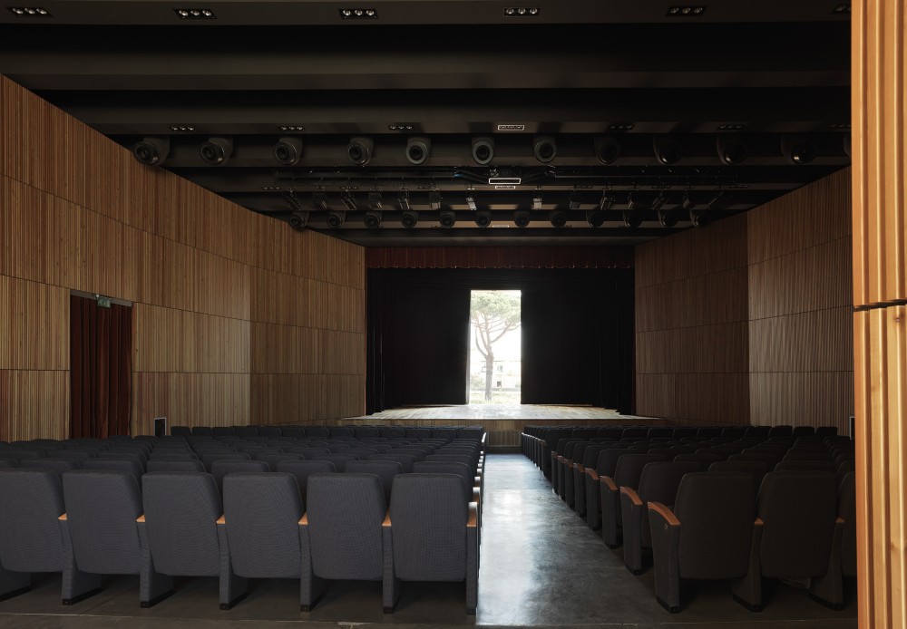 New Theatre in Montalto di Castro / MDU Architetti