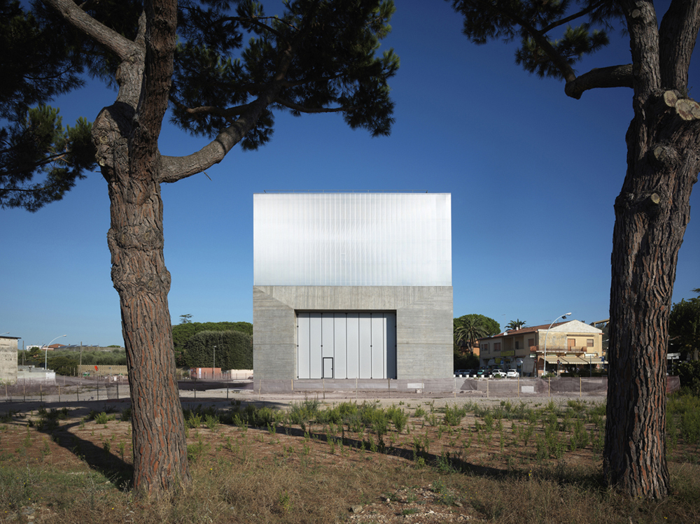 New Theatre in Montalto di Castro / MDU Architetti