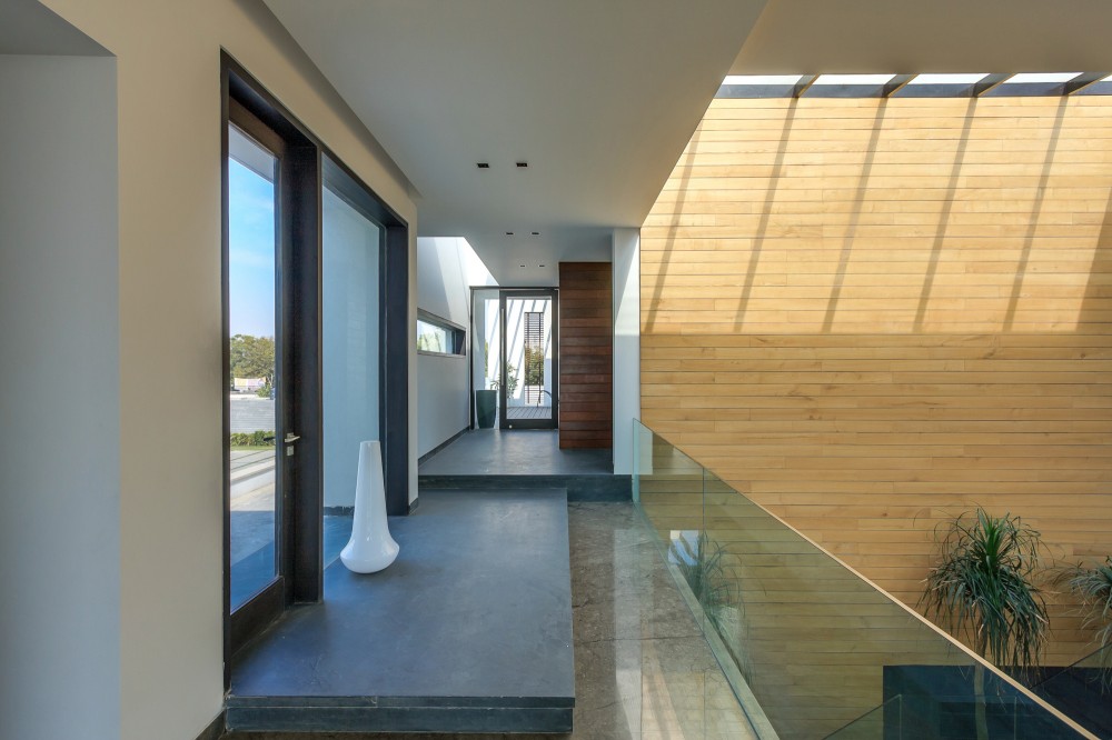 F3 Farmhouse / DADA & Partners