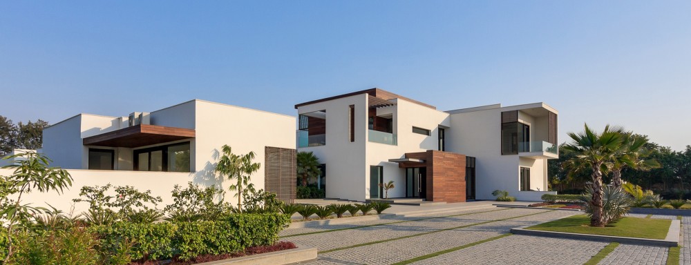 F3 Farmhouse / DADA & Partners