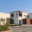 F3 Farmhouse / DADA & Partners F3 Farmhouse / DADA & Partners © Ranjan Sharma / Lightzone India