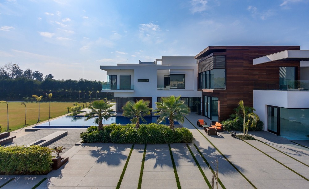 F3 Farmhouse / DADA & Partners