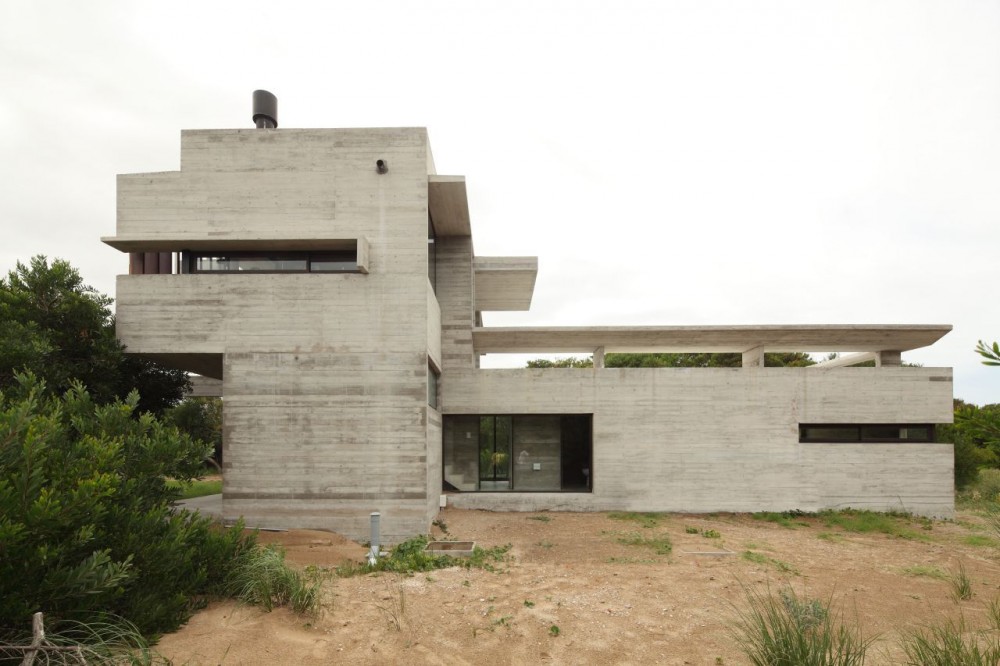 Costa Esmeralda House / BAK Architects