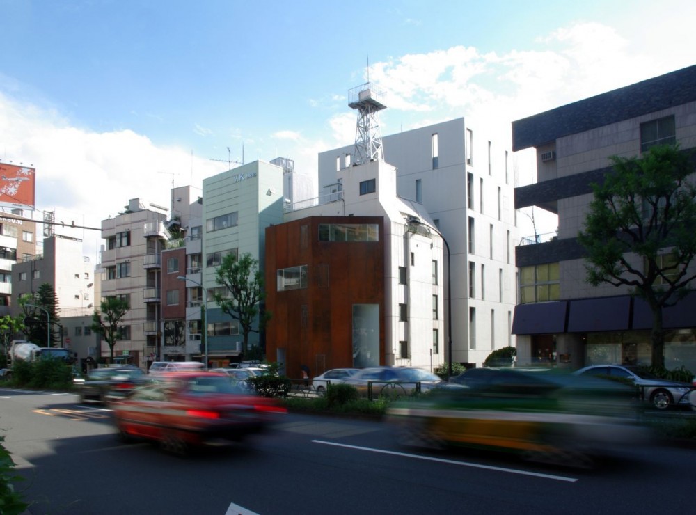 Iron Gallery / Kensuke Watanabe Architecture Studio