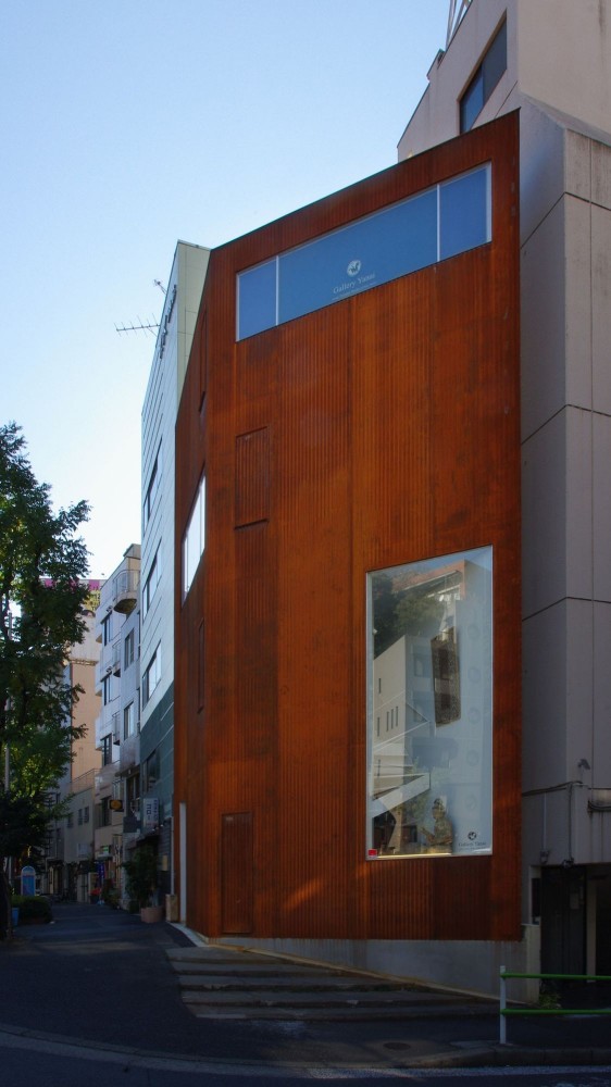 Iron Gallery / Kensuke Watanabe Architecture Studio