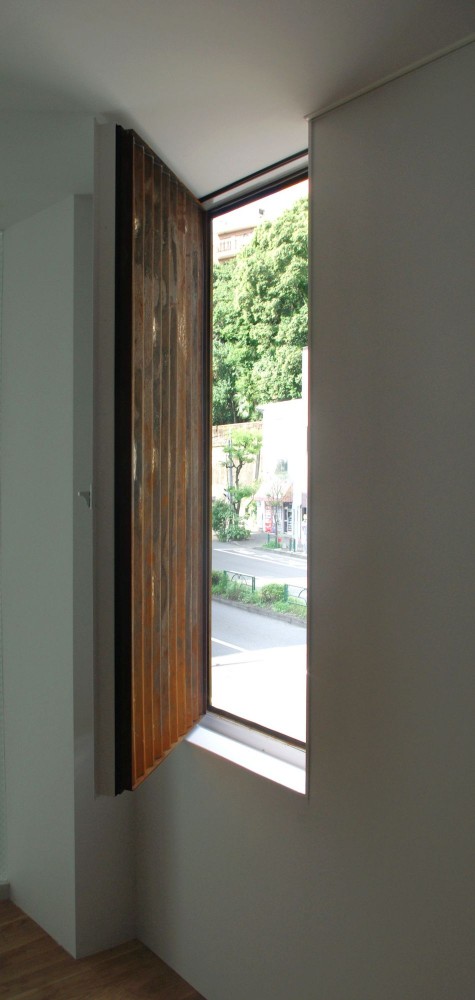 Iron Gallery / Kensuke Watanabe Architecture Studio
