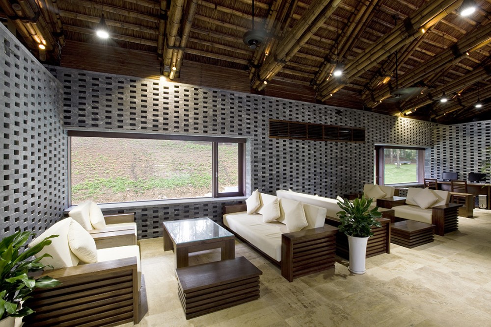 Dai Lai Conference Hall / Vo Trong Nghia Architects
