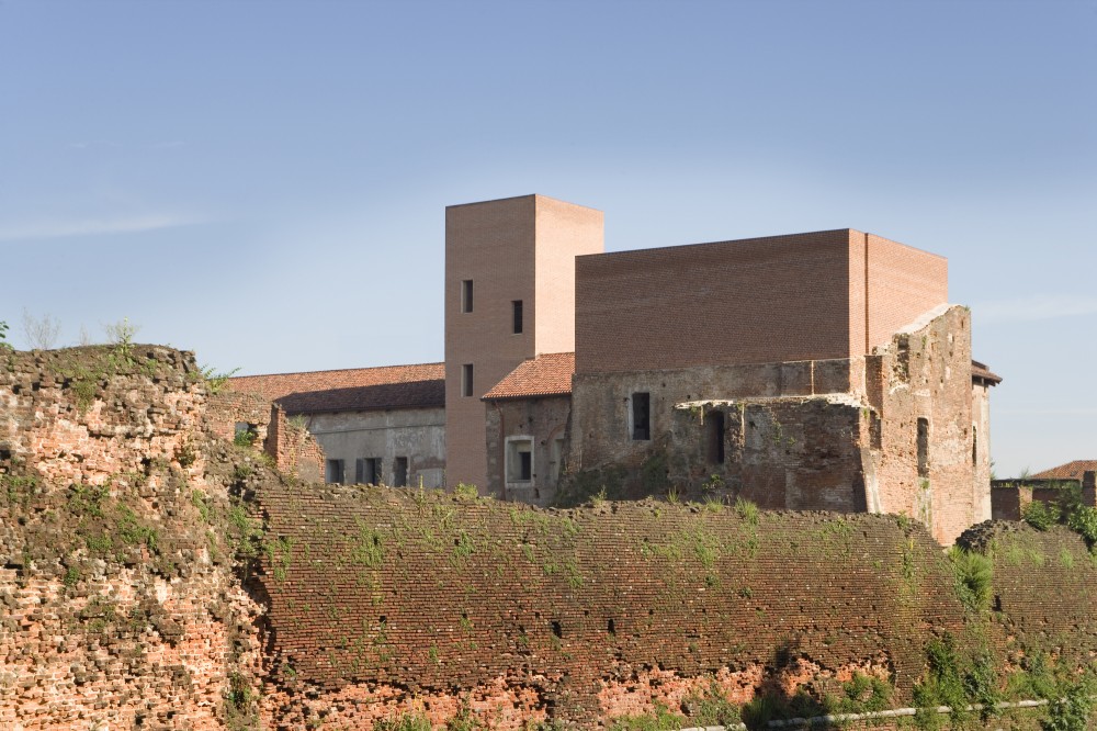 Renovation and Reconstruction of the Castle of Novara / Studio Zermani e Associati