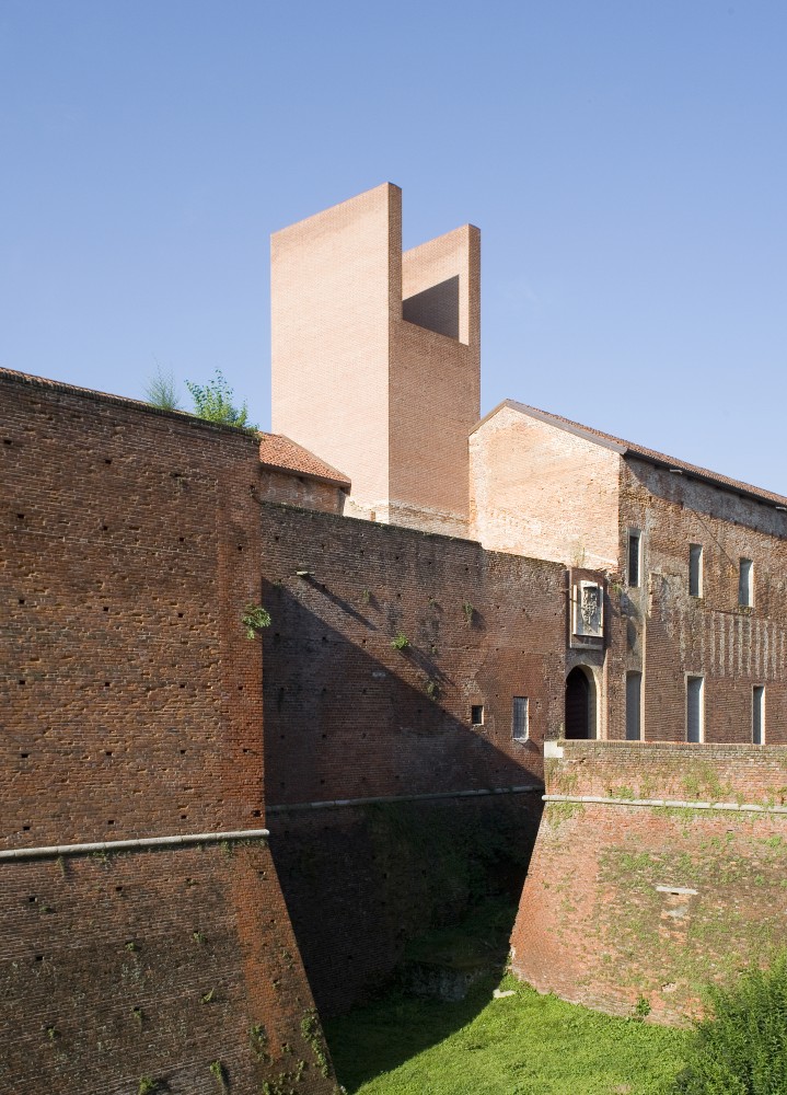 Renovation and Reconstruction of the Castle of Novara / Studio Zermani e Associati