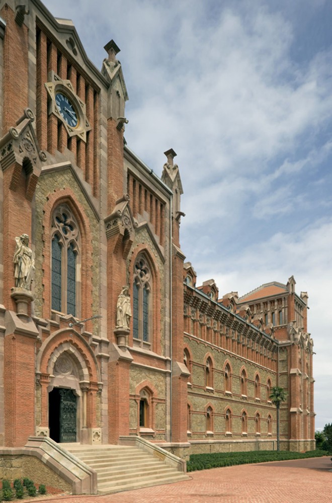 Renewal of the Old Main Seminar of Comillas University / Fernandez-Abascal y Muruzabal + Ortiz y Barrientos +  Ulargui y Pesquera