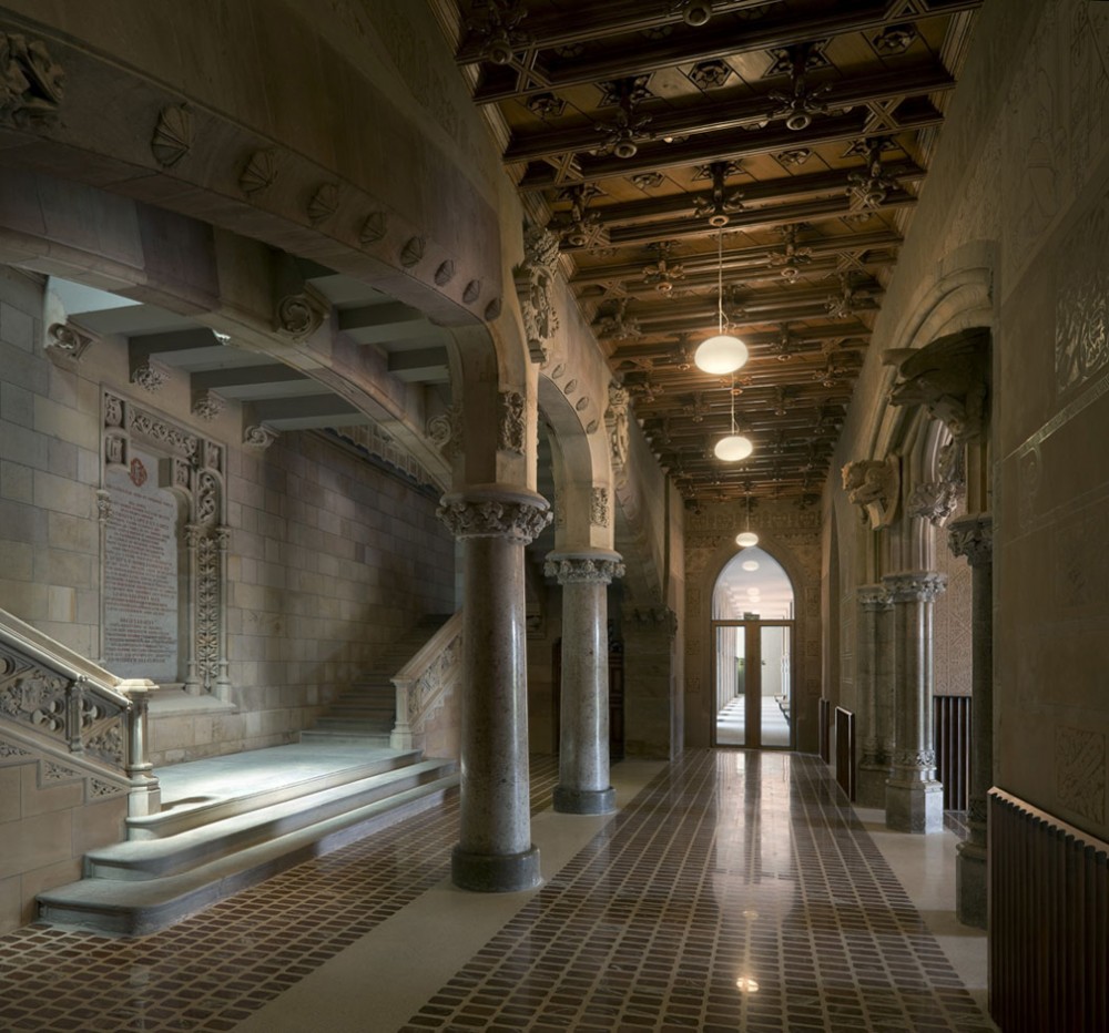 Renewal of the Old Main Seminar of Comillas University / Fernandez-Abascal y Muruzabal + Ortiz y Barrientos +  Ulargui y Pesquera
