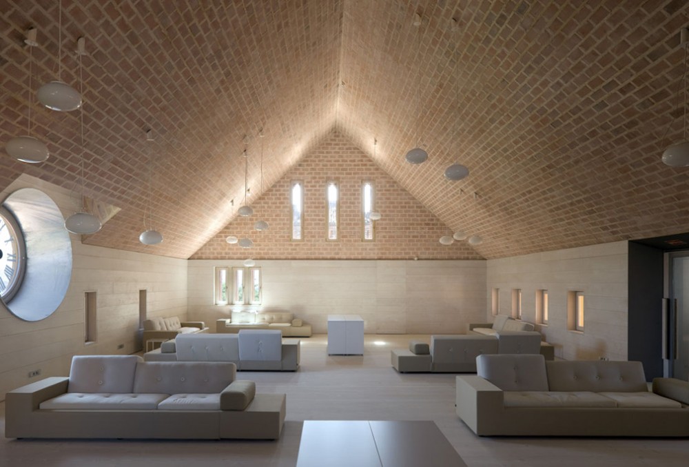 Renewal of the Old Main Seminar of Comillas University / Fernandez-Abascal y Muruzabal + Ortiz y Barrientos +  Ulargui y Pesquera