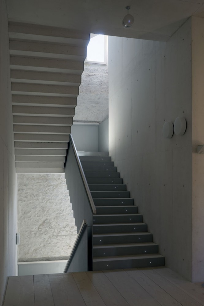 Renewal of the Old Main Seminar of Comillas University / Fernandez-Abascal y Muruzabal + Ortiz y Barrientos +  Ulargui y Pesquera