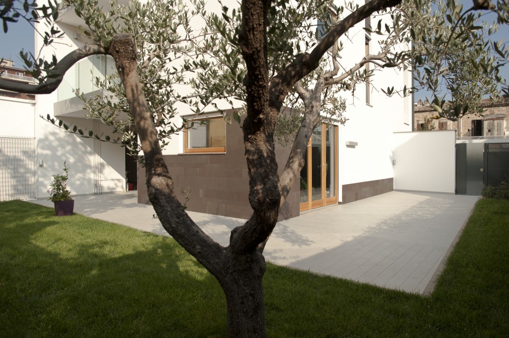 Residential Building “Brancacci” / Alessandro Luigini