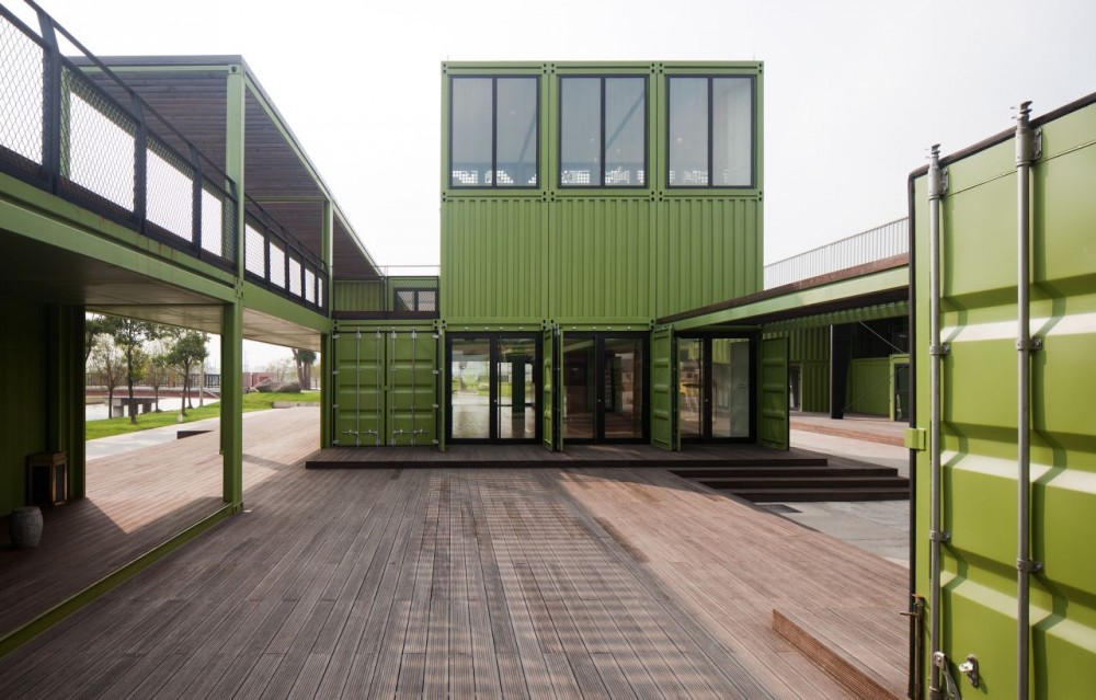 Tony’s Farm / Playze
