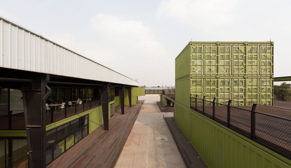 Tony’s Farm / Playze