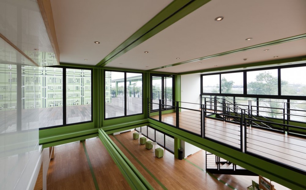Tony’s Farm / Playze
