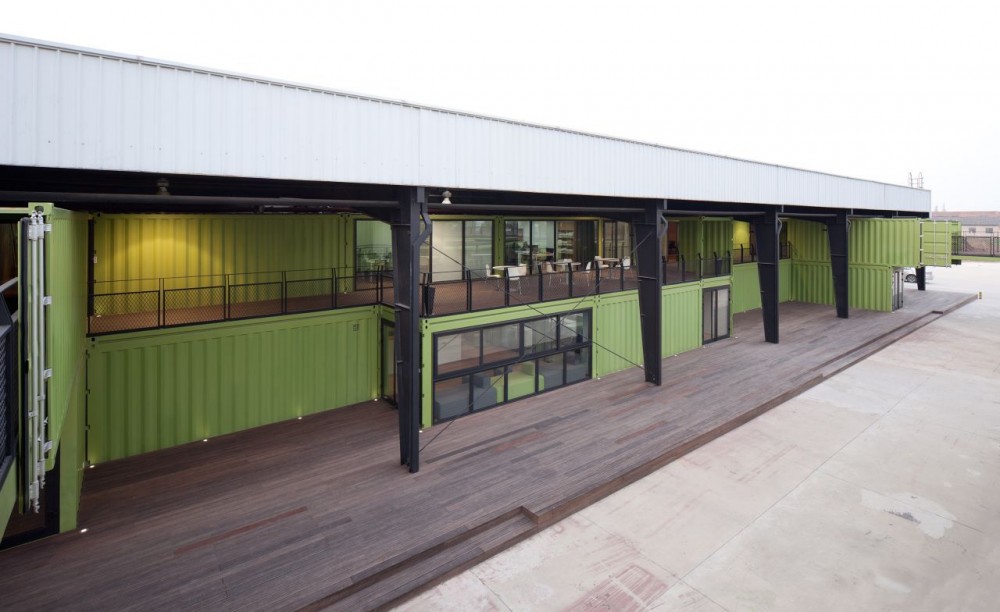 Tony’s Farm / Playze