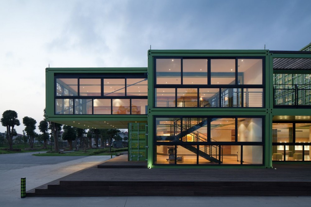 Tony’s Farm / Playze