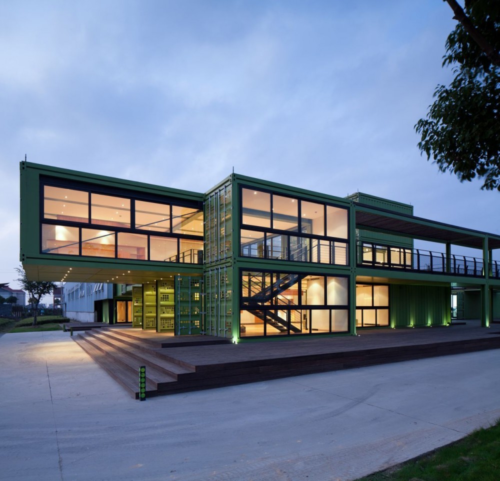 Tony’s Farm / Playze