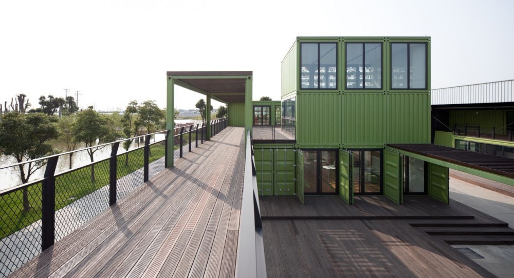 Tony’s Farm / Playze