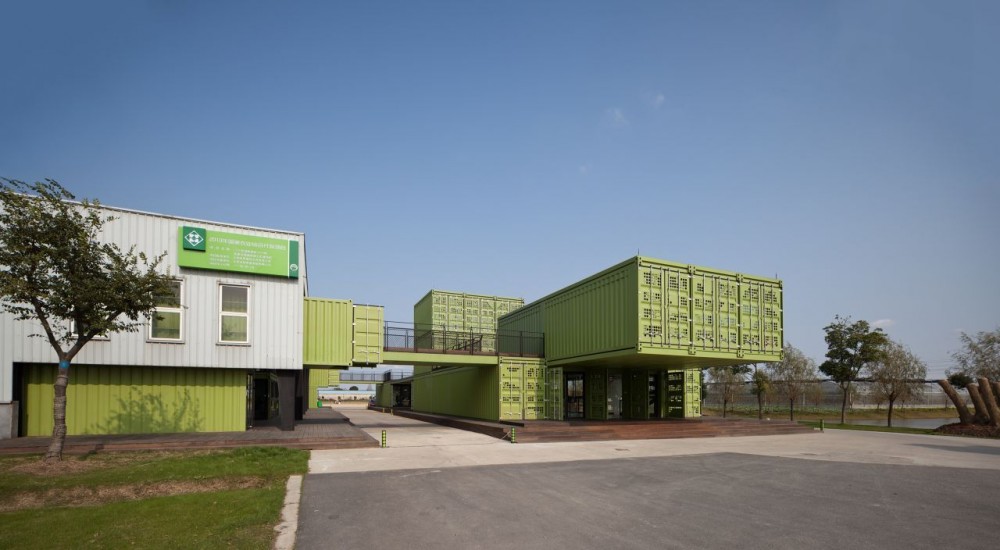 Tony’s Farm / Playze