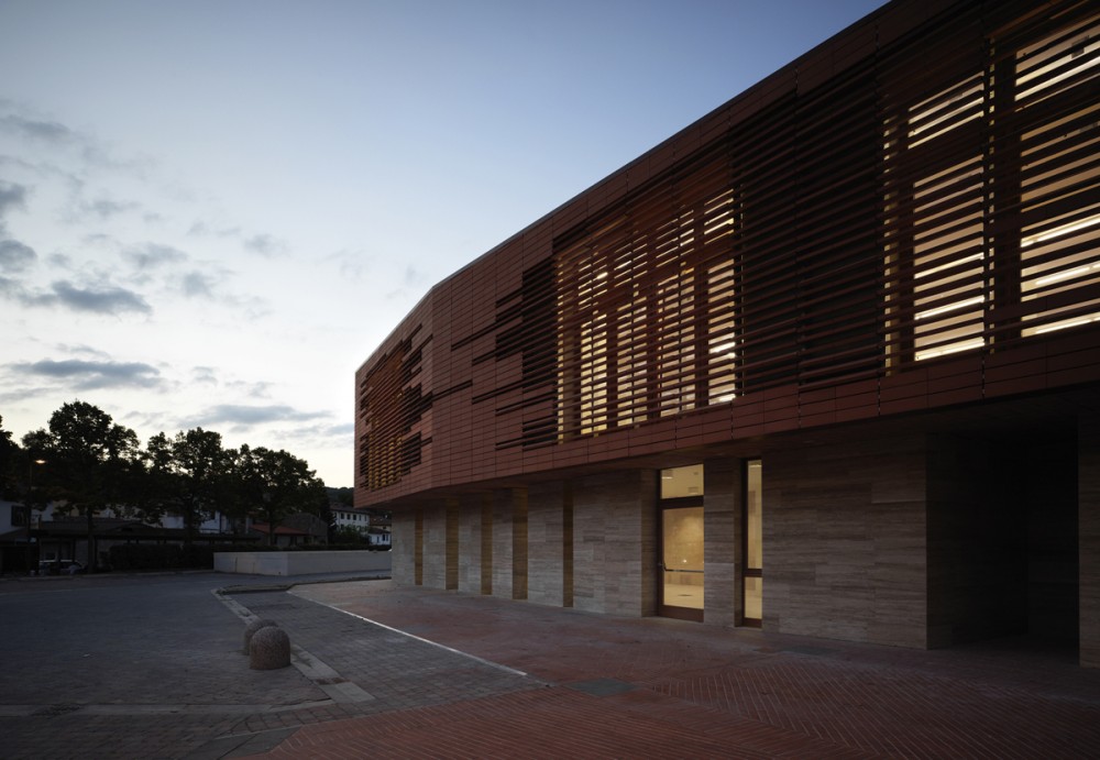 Municipal Library of Greve / MDU Architetti