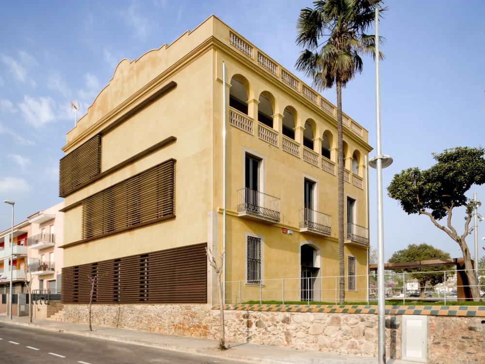 Can Font Cultural Center / taller 9s arquitectes