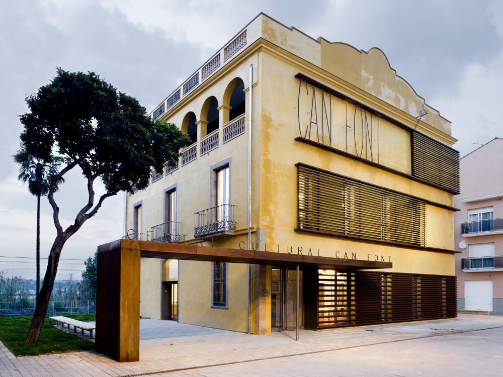 Can Font Cultural Center / taller 9s arquitectes