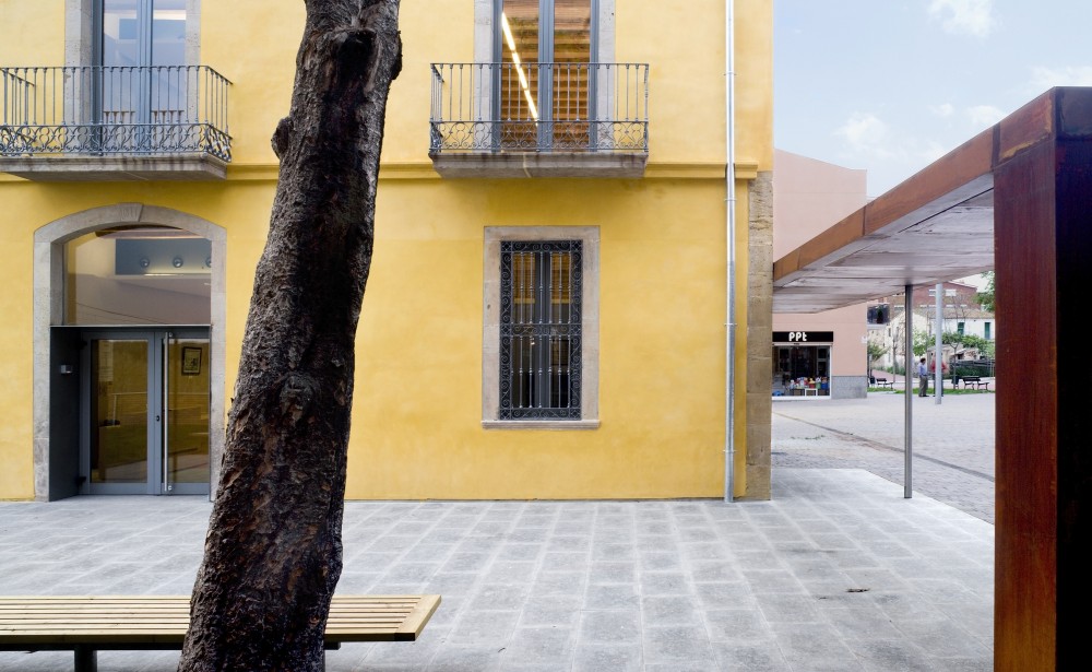 Can Font Cultural Center / taller 9s arquitectes