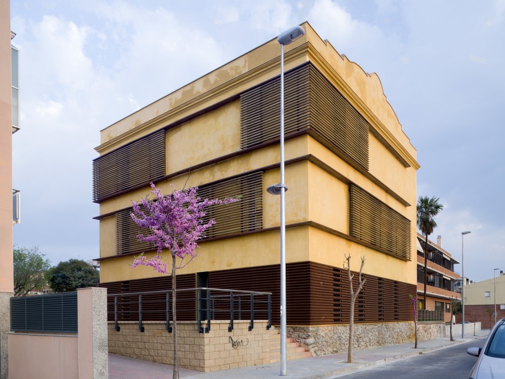 Can Font Cultural Center / taller 9s arquitectes