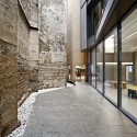 Toy Library and Offices / taller 9s arquitectes © Adrià Goula