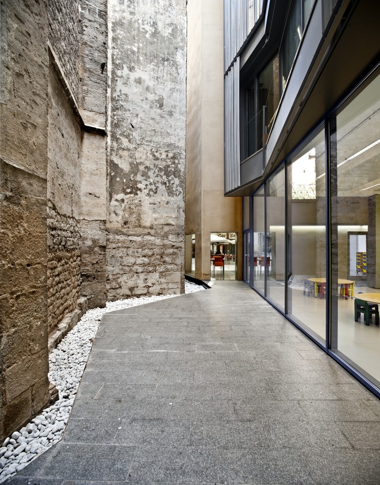 Toy Library and Offices / taller 9s arquitectes