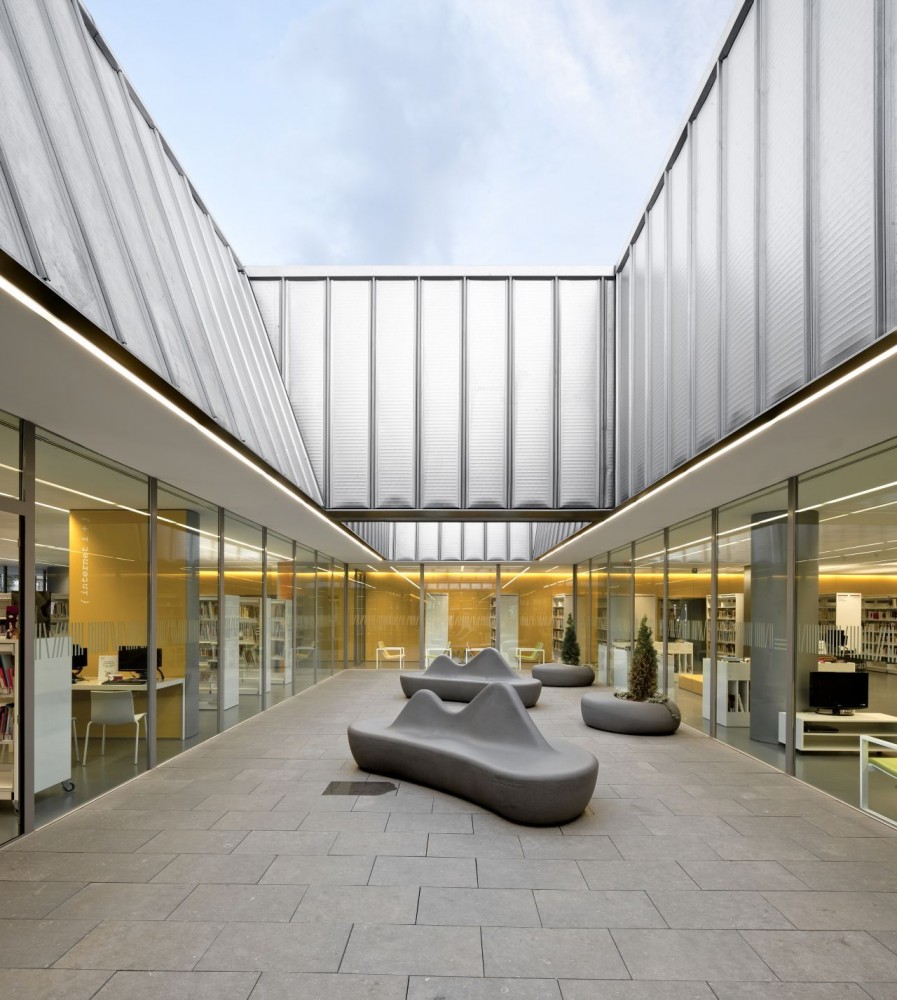 Library in Singuerlin / taller 9s arquitectes
