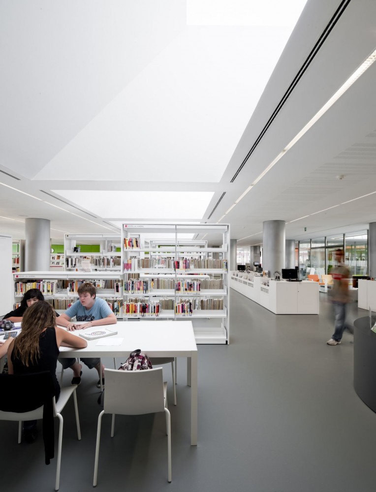 Library in Singuerlin / taller 9s arquitectes