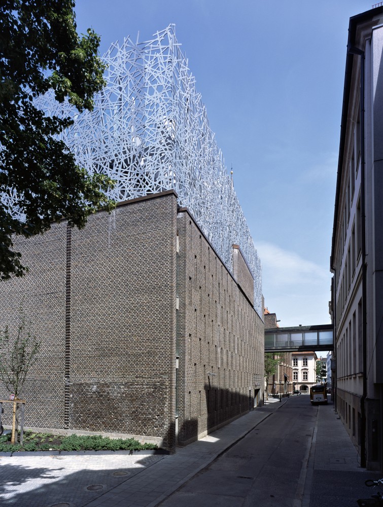 Salvartor Car Park / Peter Haimerel Architektur